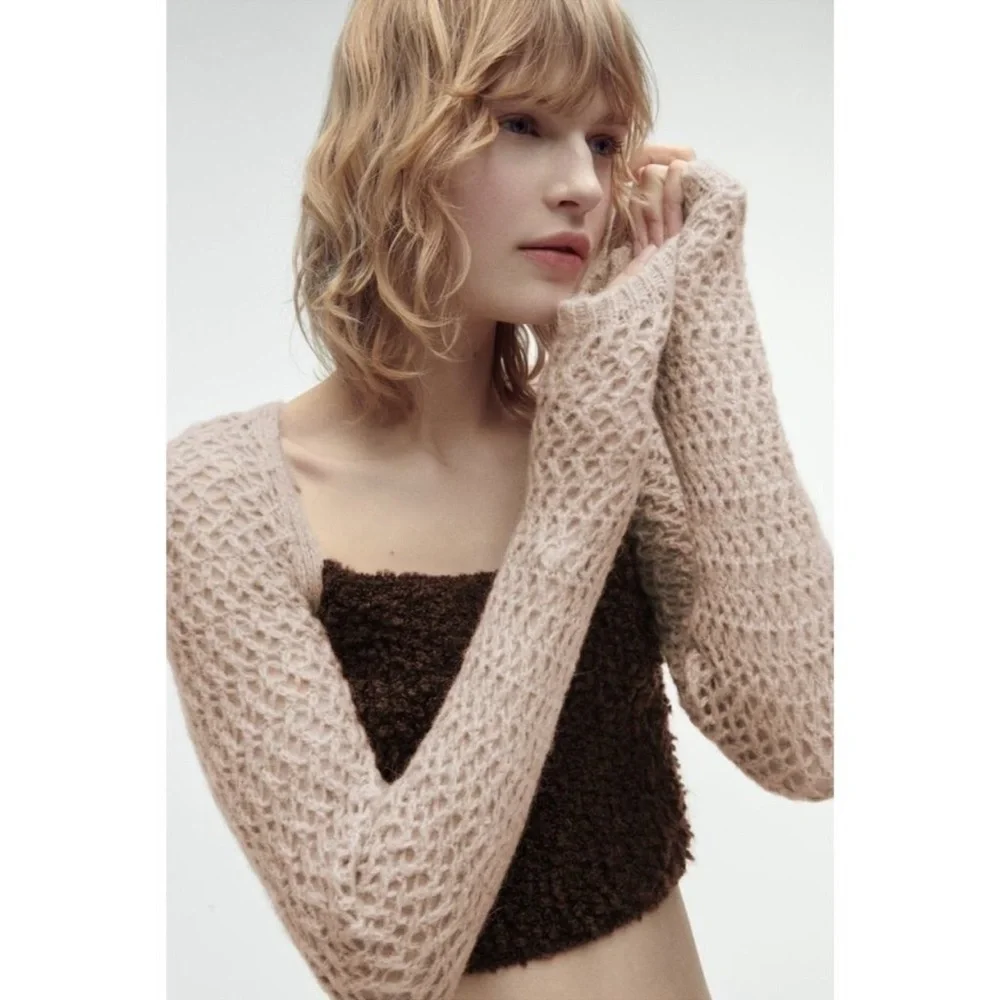 ZARA SHORT KNIT CROP TOP